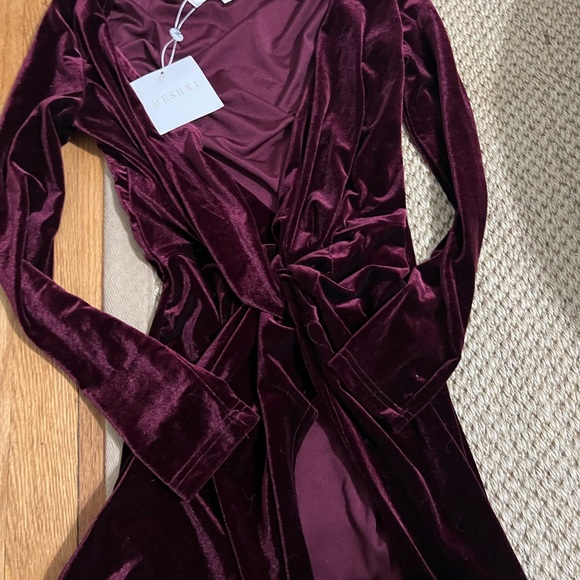 Meshki velvet burgundy dress mini slit - Picture 2 of 7